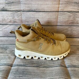 On Running Womens Cloud Hi Running Sneakers. Color Dune. Size 8. Great Condition